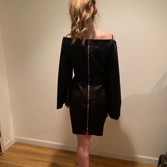 NWT Robert Mouret Meestead Off Shoulder Dress 4/6 - Picture 3 of 7